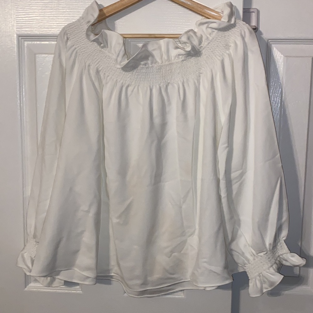 White Off the Shoulder Marguerite Blouse
TUCKERNUCK - Picture 13 of 16